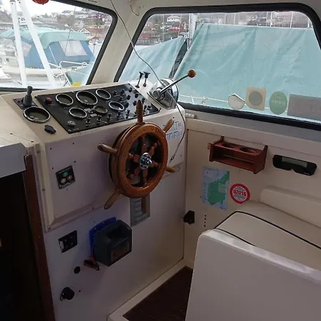 Yacht - Without Shower *