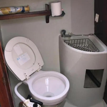 Yacht - Without Shower Botel