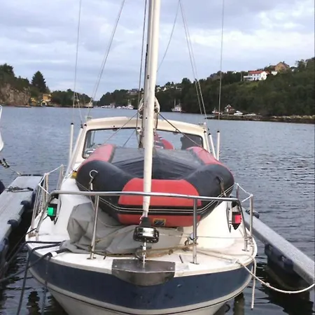 Yacht - Without Shower *