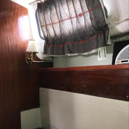 Yacht - Without Shower Bådhotel